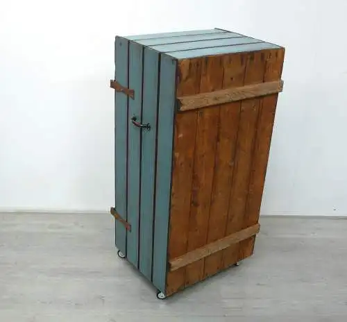 Holzschrank 1trg aus alter Kartoffel Holzkiste auf Rollen, Shabby Blau + Bunt, handbemalt