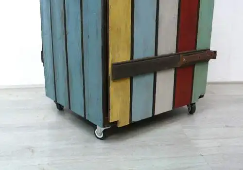 Holzschrank 1trg aus alter Kartoffel Holzkiste auf Rollen, Shabby Blau + Bunt, handbemalt