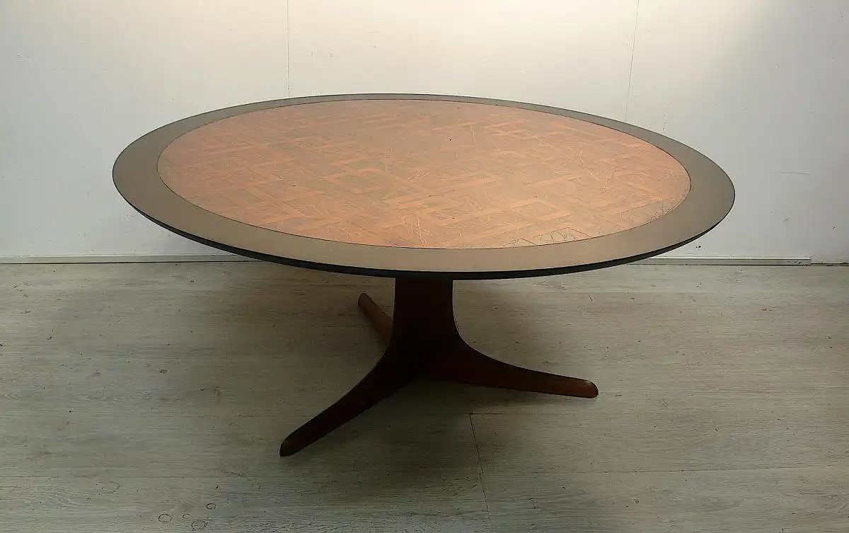60er Couchtisch groß, rund Ø 115 cm, mit Kupferplatte Teak Fuß, Mid Century Modern 2