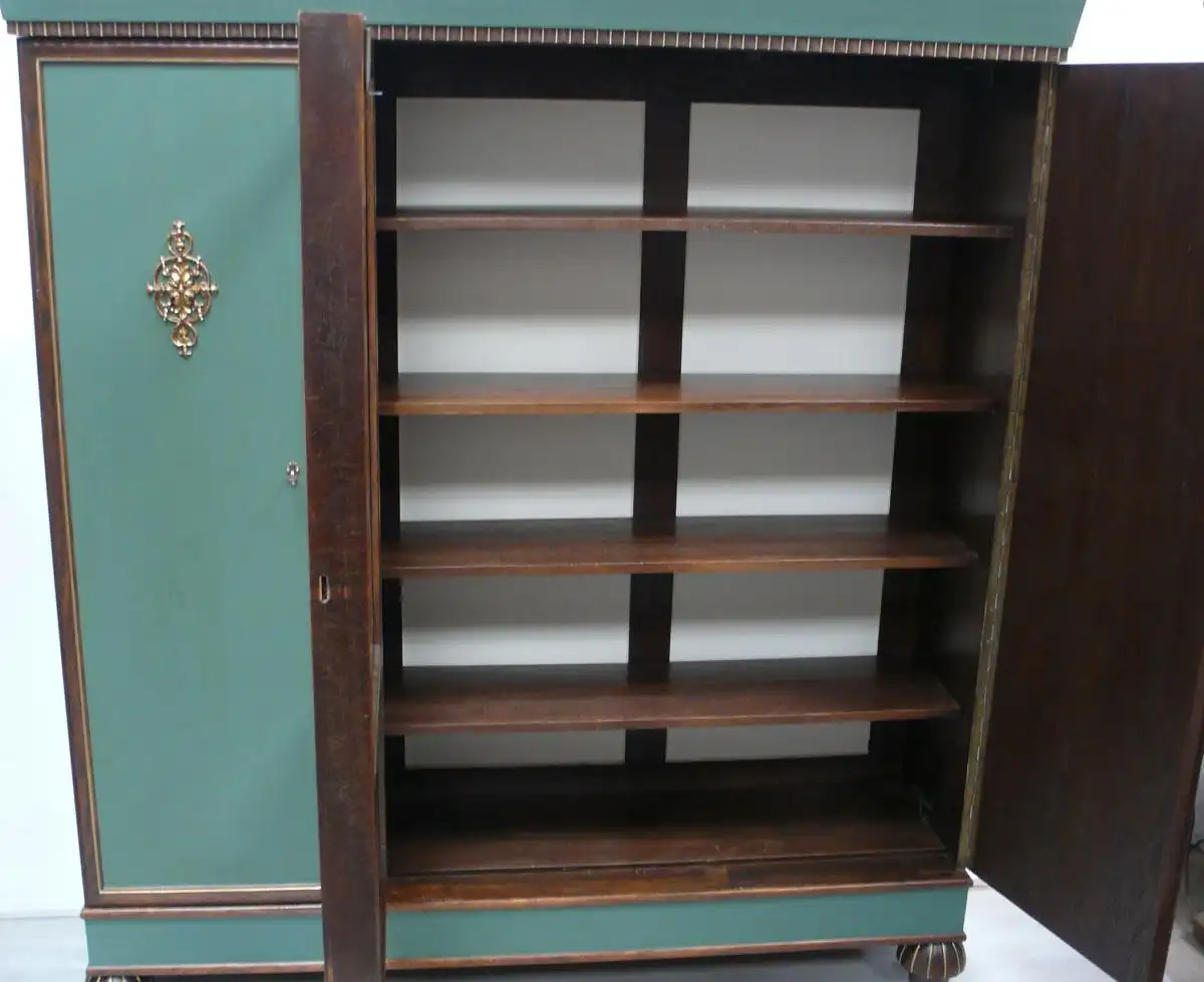 Wohnzimmerschrank Buffet 3 Türen, Jugendstil in Eiche dunkel + Salbei- Grün + Gold, 1920er 4