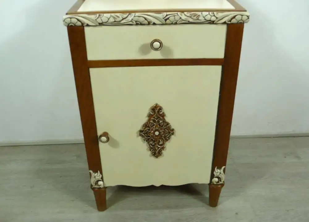 Nachttisch Jugendstil Hellcreme auf Eiche Vollholz 1900er 3