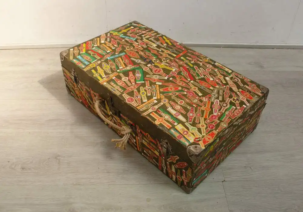 Kleiner Reisekoffer 40er Jahre mit Zigarren-Banderolen, vintage shabby, Lustiges Reisen 2