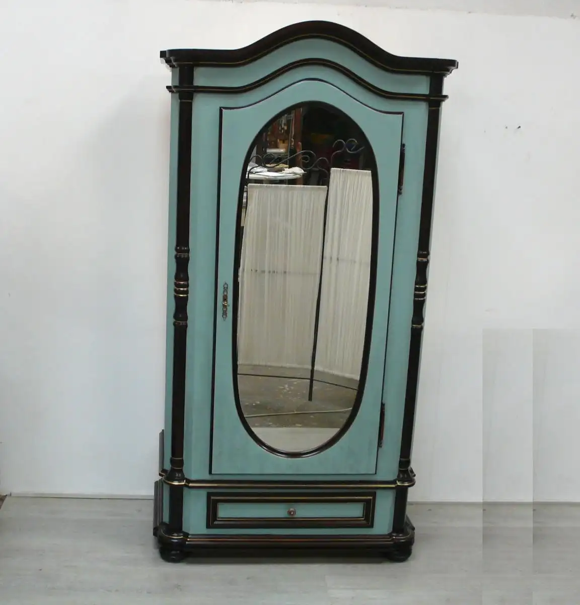 Alter Dielenschrank Garderobenschrank, Türe mit ovalem Spiegel, Antik Gründerzeit Stil, Shabby Mint 2