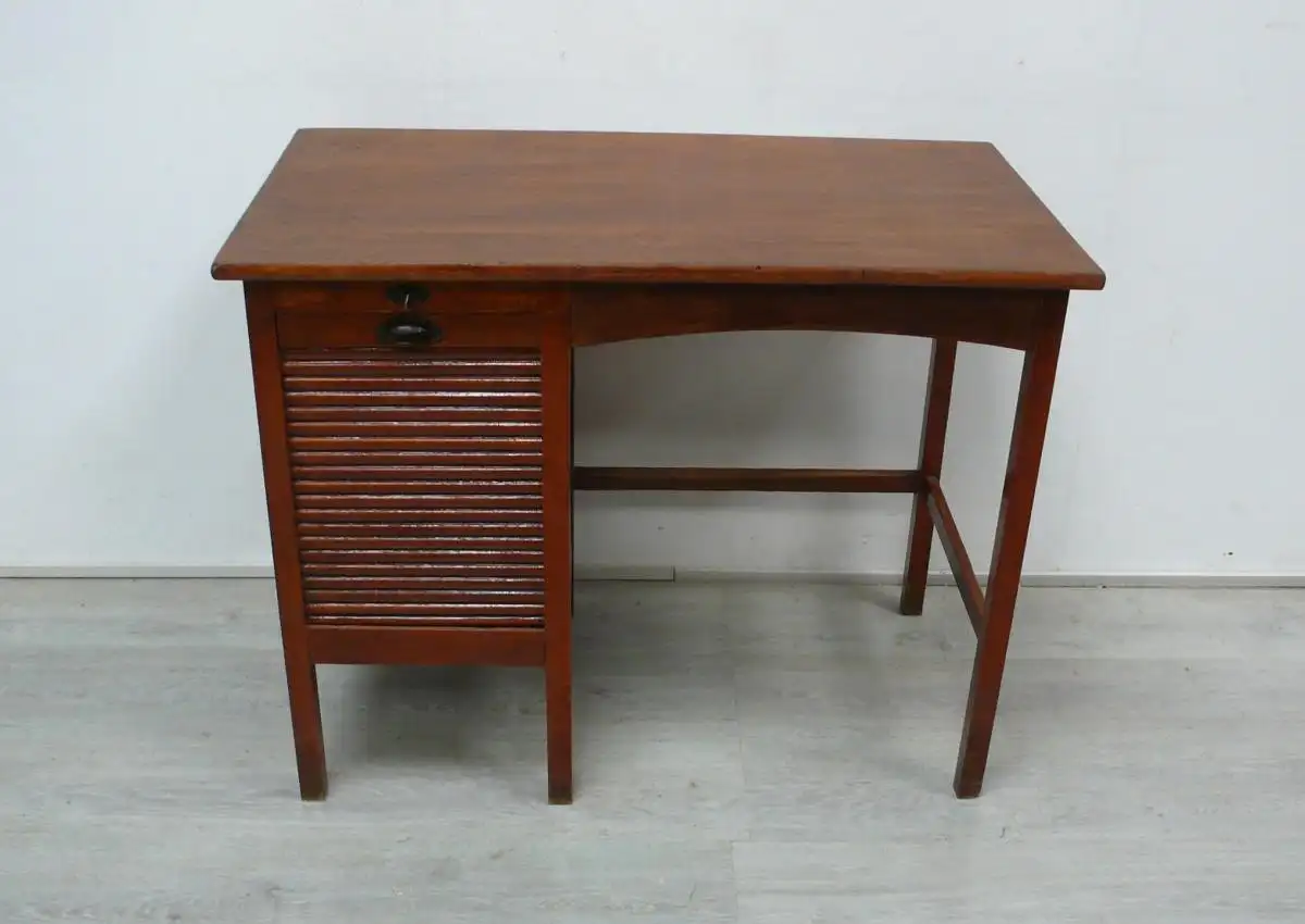 Alter kleiner Schreibtisch 40er 50er mit Rolladentüre, Vollholz 2