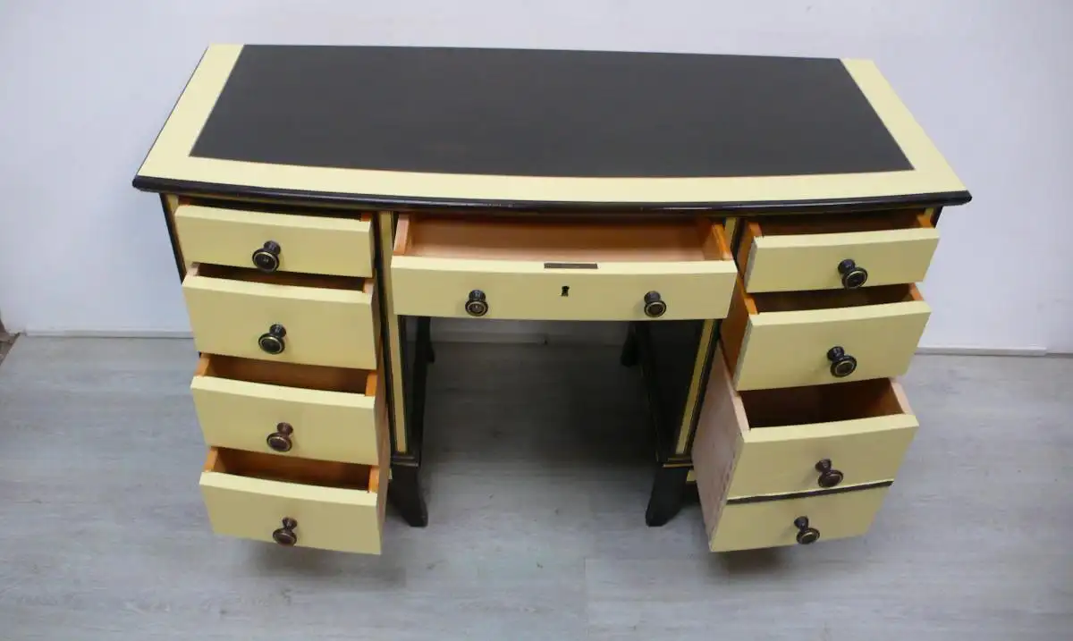 Alter Schreibtisch mit 8 Schubladen, Antik Kolonial Stil, dunkles Vollholz + Pastell Gelb 4