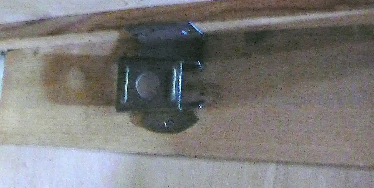 Alter Dielenschrank Kleiderschrank 2 Türen Keilschrank Vintage Braun + Shabby Bunt streifig 3