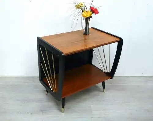 Mid Century Konsolentisch Beistelltisch + Ablage Nußbaum + Schwarz, String Dekor Messing, schräge Beine 1950er
