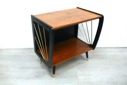 Mid Century Konsolentisch Beistelltisch + Ablage Nußbaum + Schwarz, String Dekor Messing, schräge Beine 1950er