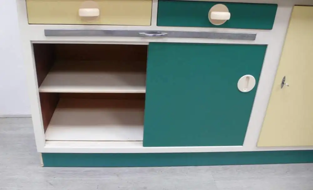 50er Küchenschrank mit Schiebetüren + Auszug, Pastell-Gelb + Petrol-Grün, wohnfertig 8
