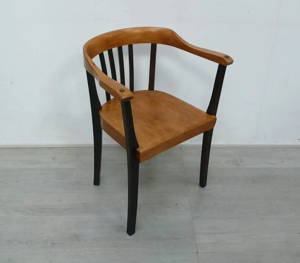 Bauhaus Armlehnstuhl Gropius Stil, in Nußbaum Hell + Dunkel, um 1920 0