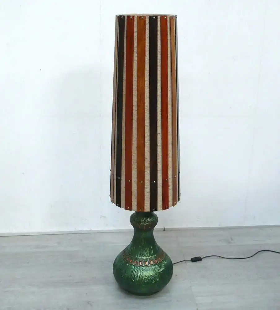 60er 70er Tüten Bodenlampe Keramik Fuß Metallic Grün, Schirm mit Holzstäben, Vintage 0