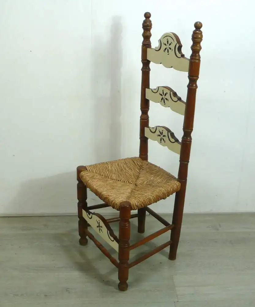 Antiker Holz Lehnstuhl mit Strohsitzfläche Ankleidestuhl 1900er 2