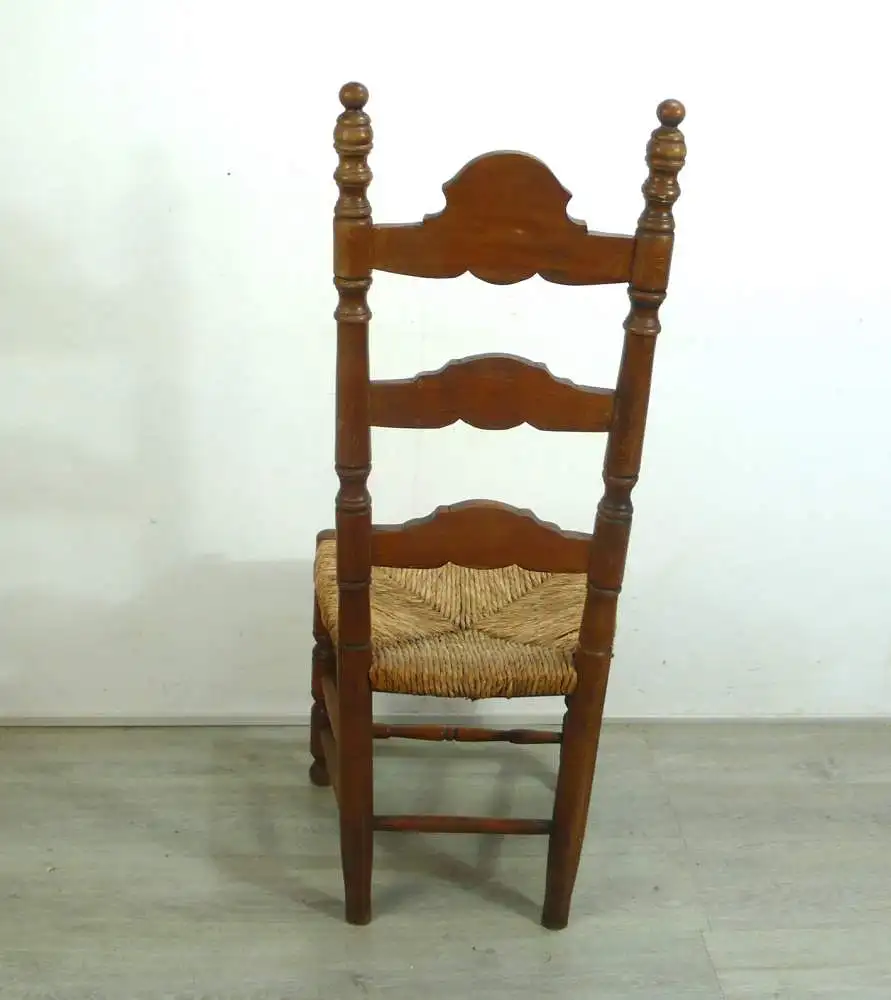 Antiker Holz Lehnstuhl mit Strohsitzfläche Ankleidestuhl 1900er 3