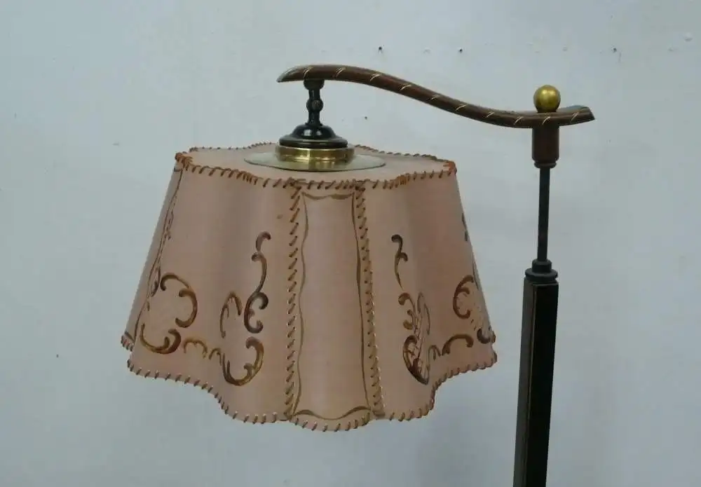 30er Stehlampe mit Tisch, Lesetisch, Chippendale Stil, Vollholz 5