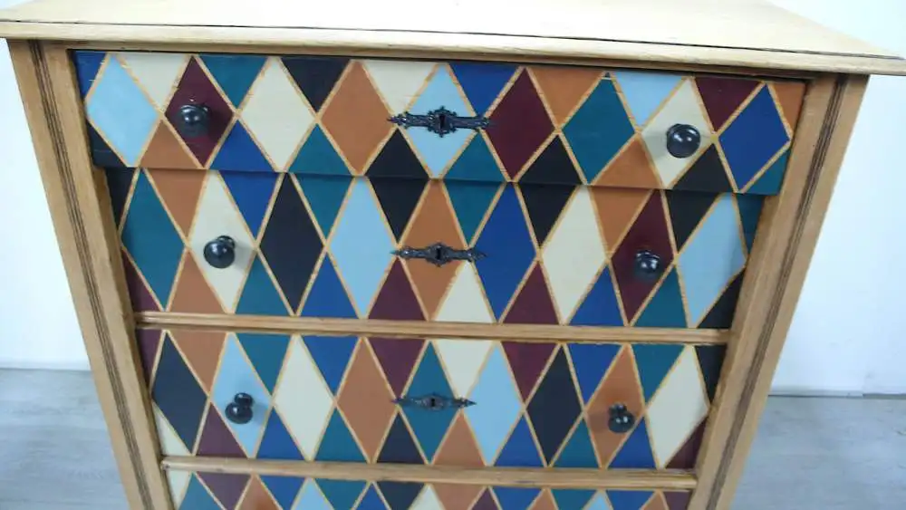 Antike Kommode 4 Schubladen Weichholz Natur + Bunte Rauten, um 1880 4