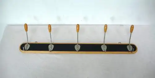 50er Garderoben Hakenleiste in Schwarz Buche mit 5 Haken mit Langholzköpfen, Mid Century Modern