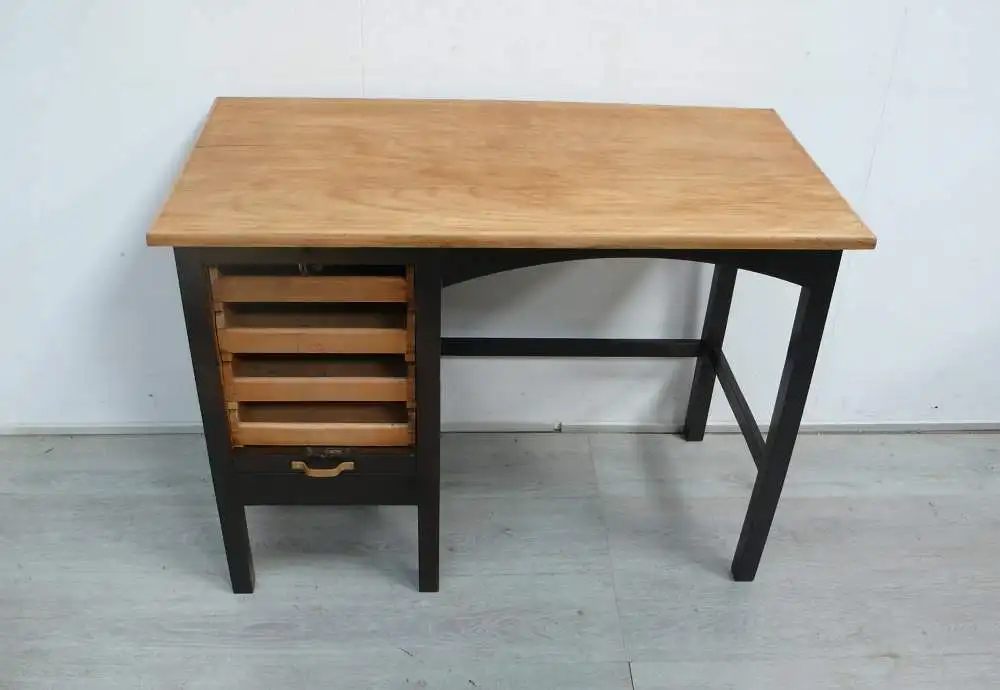 Antiker Schreibtisch Rolladentüre 4 Auszüge Schreibmaschinentisch Nuß dkl + hell 1930er 3