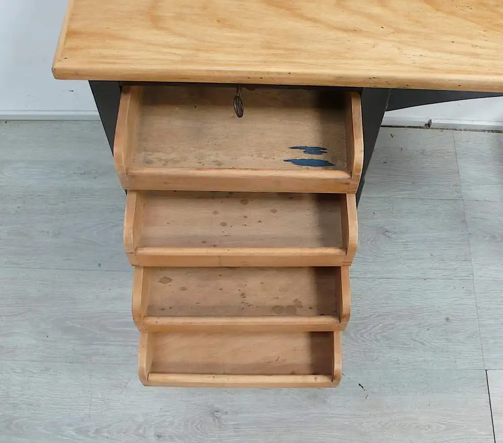 Antiker Schreibtisch Rolladentüre 4 Auszüge Schreibmaschinentisch Nuß dkl + hell 1930er 5