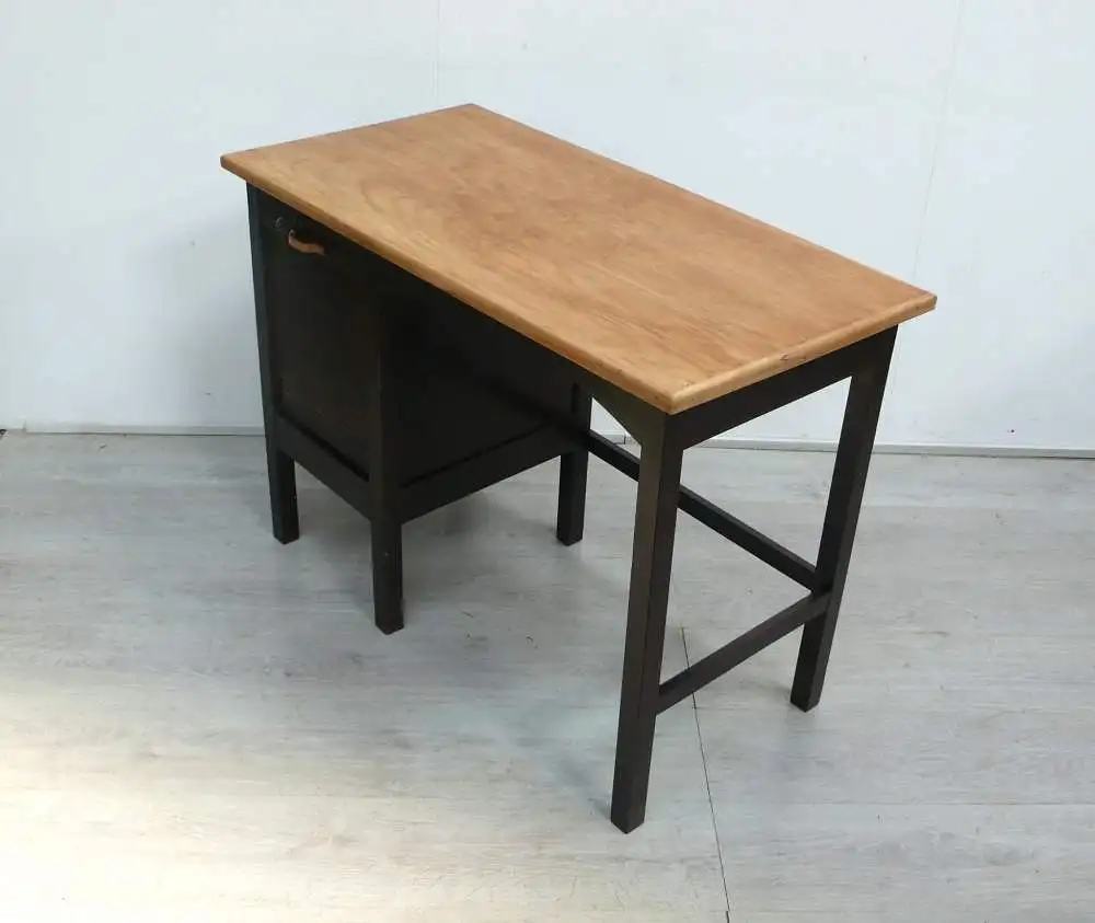 Antiker Schreibtisch Rolladentüre 4 Auszüge Schreibmaschinentisch Nuß dkl + hell 1930er 6