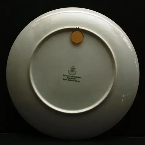 Ziertelle Deutschland, Porzellan Marke: Seltmann Weiden Im Der Mann mit dem Goldhelm  Maße:  Durchmesser 26,5 cm Zustand