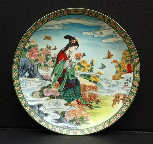 Sammelteller, China Chinesische Blumengöttinnen Künstler: Chao Hui-ming Porzellan,  Durchmesser: 21,6 cm 1991 Die Chrysa