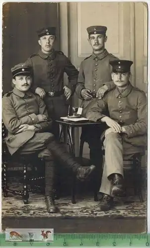 Soldaten - Gruppenfoto-- Verlag: Eugen Berberich, Ansbach, POSTKARTE, Erhaltung: I-II, unbenutzt