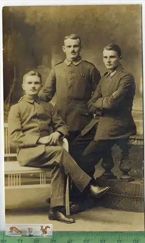 Soldaten - Gruppenfoto-- Verlag:  POSTKARTE, Erhaltung: I-II, unbenutzt, Karte wird in Klarsichthülle verschickt.