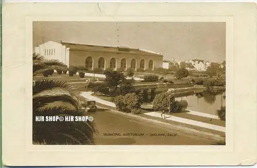 um 1920/1930  Antsichtskarte,  „Municipal Auditorium“ mit Frankatur, Stempel,