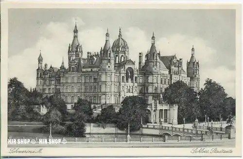 um 1920/1930 Ansichtskarte  „Schloss, Stadtseite“ , ungebrauchte Karte
