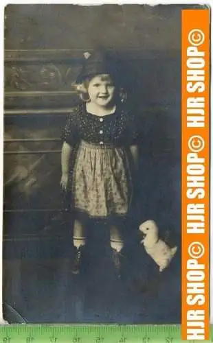 „Kleines Mädchen“  um 1910/1920  , Ansichtskarte mit Frankatur, mit Stempel,