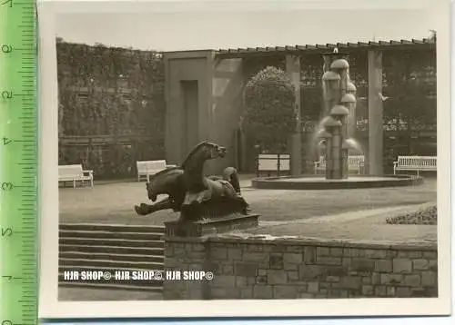 Essen, Grugapark, ca. 1930/1940,  Sammelfoto 9,2 x 7 cm,   Vorplatz mit Leuchtbrunnen
