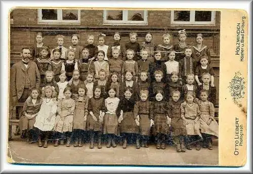 Mädchenklasse um 1900
