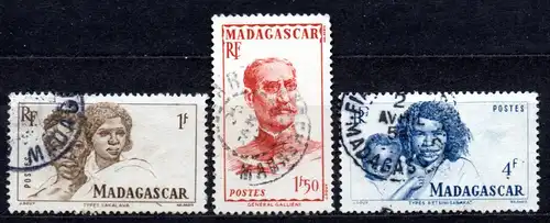 Madagaskar, Mi-Nr. 393, 395 + 399 gest., Landesmotive u. Persönlichkeiten