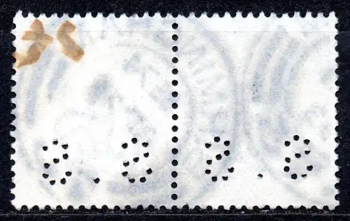 Großbritannien, Mi-Nr. 65 II gest., waagerechtes Paar, Königin Victoria (mit Firmenlochung)