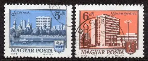 Ungarn, Mi-Nr. 3025 + 3045 gest., Stadtbilder: Szolnok + Dunaujvaros