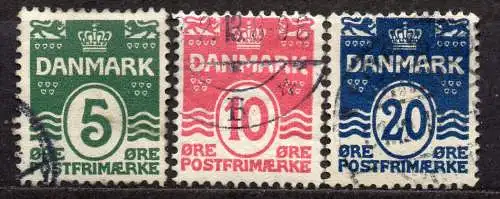 Dänemark, Mi-Nr. 63 - 65 gest., kompl., Wellenlinien mit 18 Herzchen