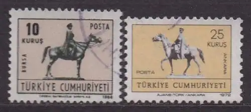 Türkei, Mi-Nr. 2155 + 2257 gest.,  Atatürk-Reiterstandbilder