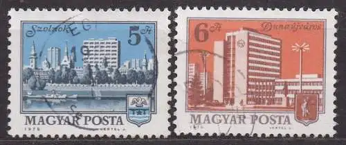Ungarn, Mi-Nr. 3025 + 3045 gest., Stadtbilder: Szolnok + Dunaujvaros