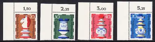 BERLIN 1972 Michel-Nummer 435-438 postfrisch SATZ(4) EINZELMARKEN ECKRÄNDER oben links - Schachfiguren