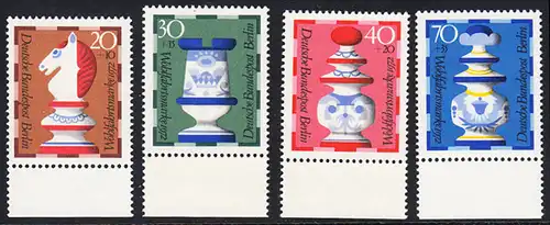 BERLIN 1972 Michel-Nummer 435-438 postfrisch SATZ(4) EINZELMARKEN RÄNDER unten - Schachfiguren