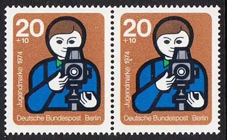 BERLIN 1974 Michel-Nummer 468 postfrisch horiz.PAAR - Elemente internationaler Jugendarbeit: Jugend fotografiert