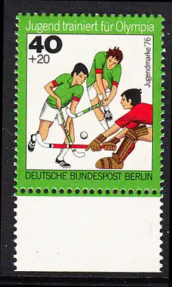 BERLIN 1976 Michel-Nummer 518 postfrisch EINZELMARKE RAND unten - Jugend trainiert für Olympia: Hockey
