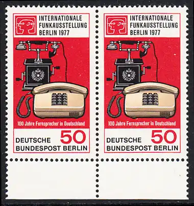 BERLIN 1977 Michel-Nummer 549 postfrisch horiz.PAAR RAND unten - Internationale Funkausstellung / 100 Jahre Telefon in Deutschland