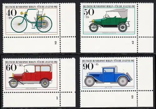 BERLIN 1982 Michel-Nummer 660-663 postfrisch SATZ(4) EINZELMARKEN ECKRÄNDER unten rechts - Historische Kraftfahrzeuge