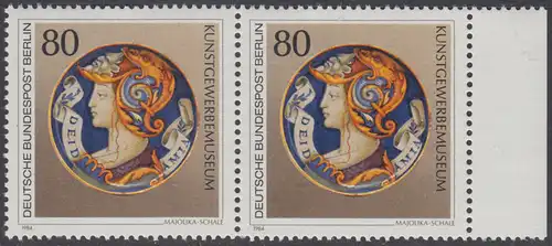 BERLIN 1984 Michel-Nummer 711 postfrisch horiz.PAAR RAND rechts - Kunstschätze in Berliner Museen: Majolika-Schale (Kunstgewerbemuseum)