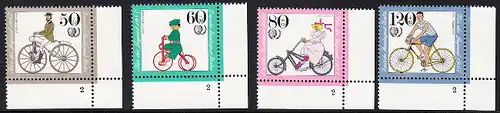 BERLIN 1985 Michel-Nummer 735-738 postfrisch SATZ(4) EINZELMARKEN ECKRÄNDER unten rechts (FN) - Historische Fahrräder