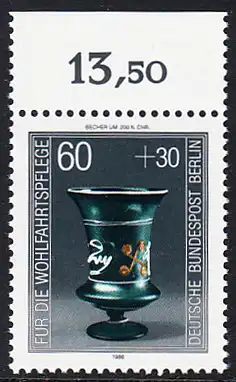 BERLIN 1986 Michel-Nummer 766 postfrisch EINZELMARKE RAND oben (a) - Kostbare Gläser: Becher mit Schlangenfadenmuster