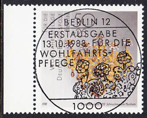 BERLIN 1988 Michel-Nummer 818 gestempelt EINZELMARKE RAND links