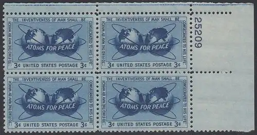 USA Michel 0691 / Scott 1070 postfrisch PLATEBLOCK ECKRAND oben rechts m/Platten-# 25209 (a) - Atomkraft für den Frieden: Atomsymbol mit Erdhalbkugeln