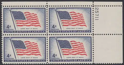 USA Michel 0716 / Scott 1094 postfrisch PLATEBLOCK ECKRAND oben rechts m/Platten-# 25711 (a) - 100 Jahre Amerikanische Flagge, von 1957 (48 Sterne für 48 Staaten) 